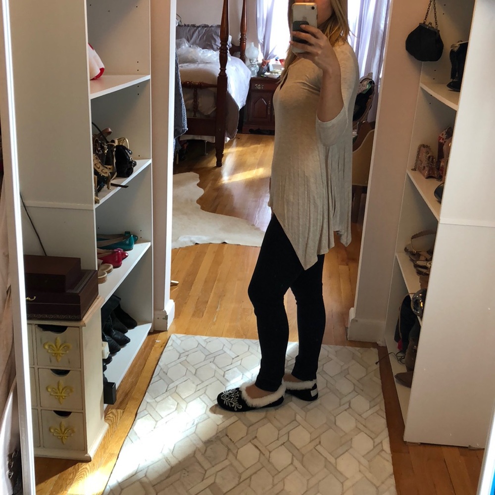 Flowy key hole top